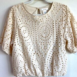 URBAN Romantics Cream Boxy Short Sleeve Blouse L